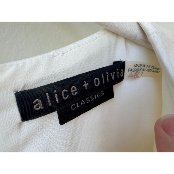 Alice & Olivia Size Two White Zipper Detail Short Dress, Lined and Fantastic! - Picture 4 of 11